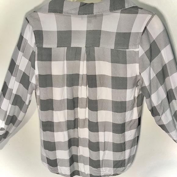 Light Grey and White Checkered Flannel - Picture 2 of 3